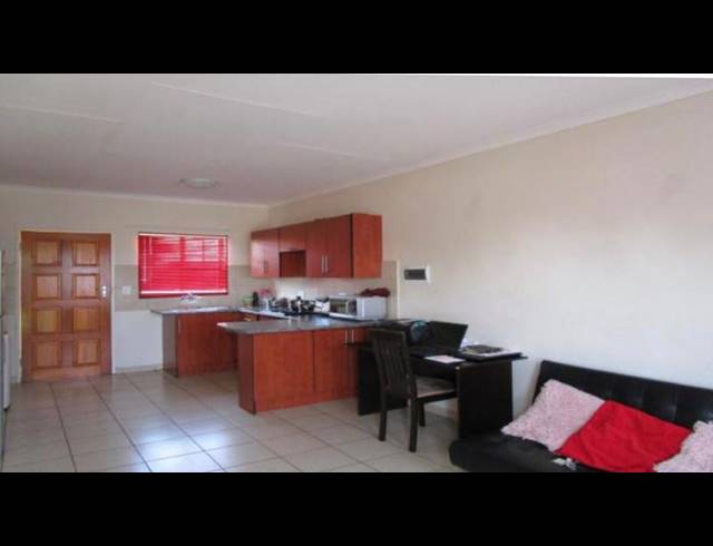 2 BEDROOM TOWNHOUSE FOR SALE IN THE ORCHARDS